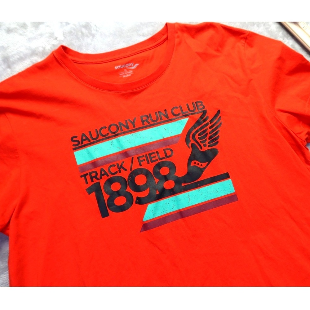 Saucony Run Club Women's T Shirt Size‎ XL Track & Field 1898 Red